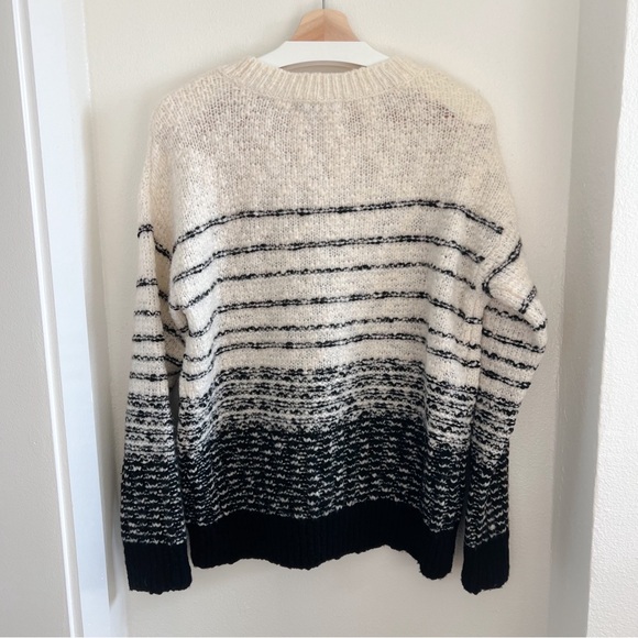 Vince Black/White Textured Wool Blend Crew Neck Sweater - Picture 9 of 11